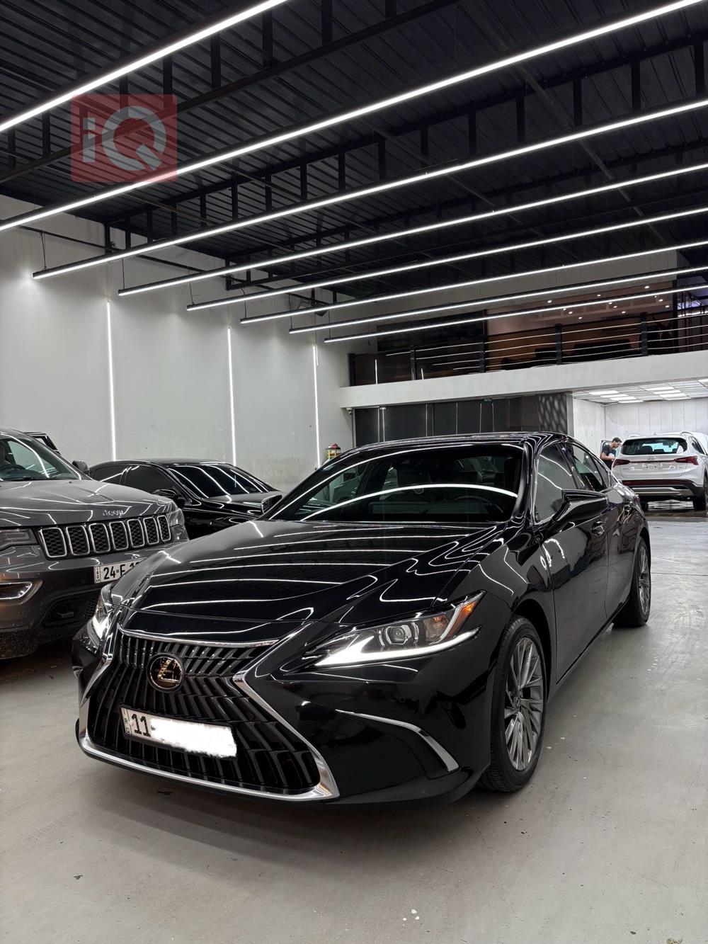 Lexus ES